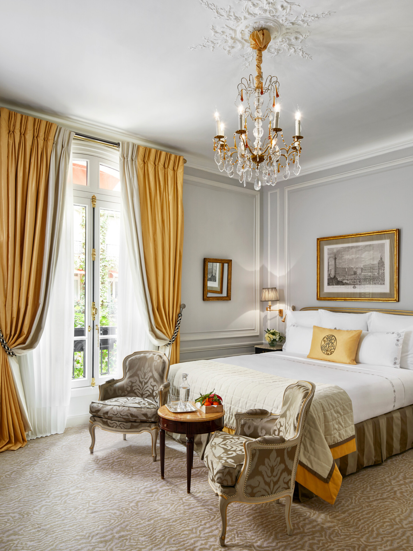Foto da Suite Deluxe do Plaza Athénée