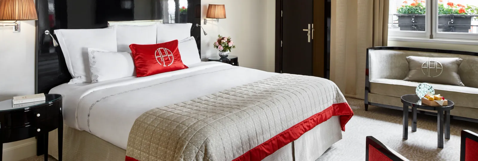Foto do quarto do apartamento do hotel plaza athenee