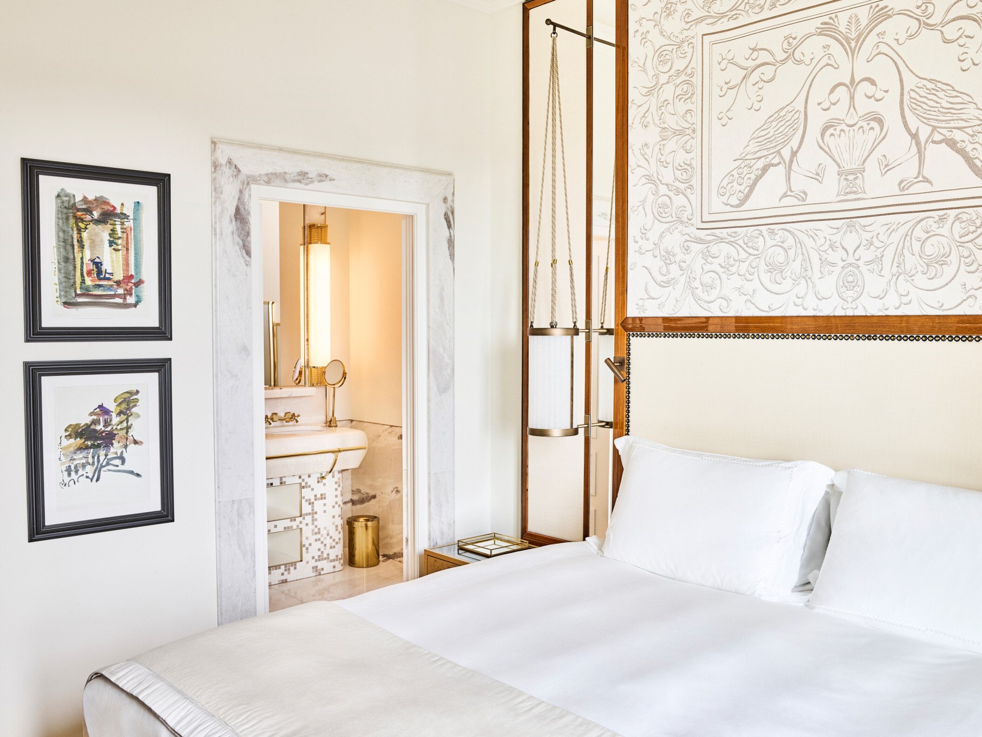 Camera da letto di una suite classic a Hotel Eden