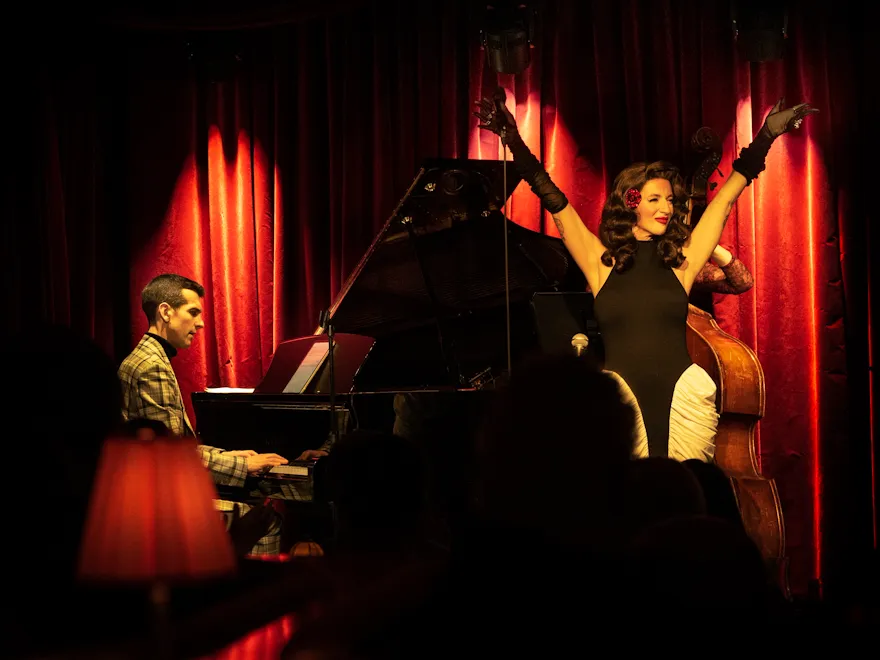 Emma Smith Ronnie Scotts at The Grill at The Dorchester performer