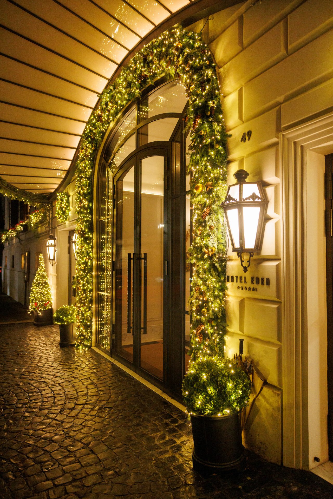 Hotel Eden facade with Christmas decorations