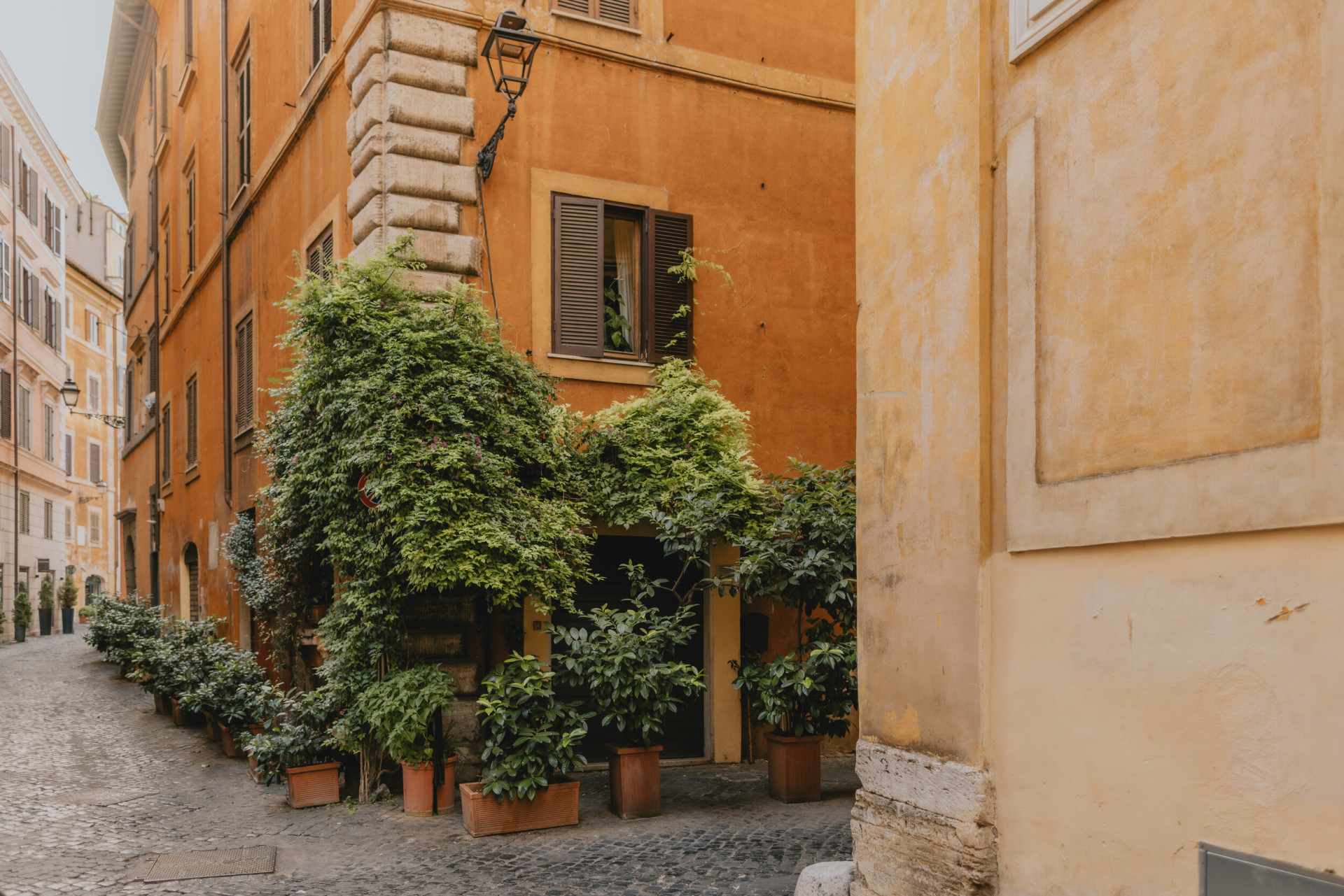 Via della Lupa a Roma