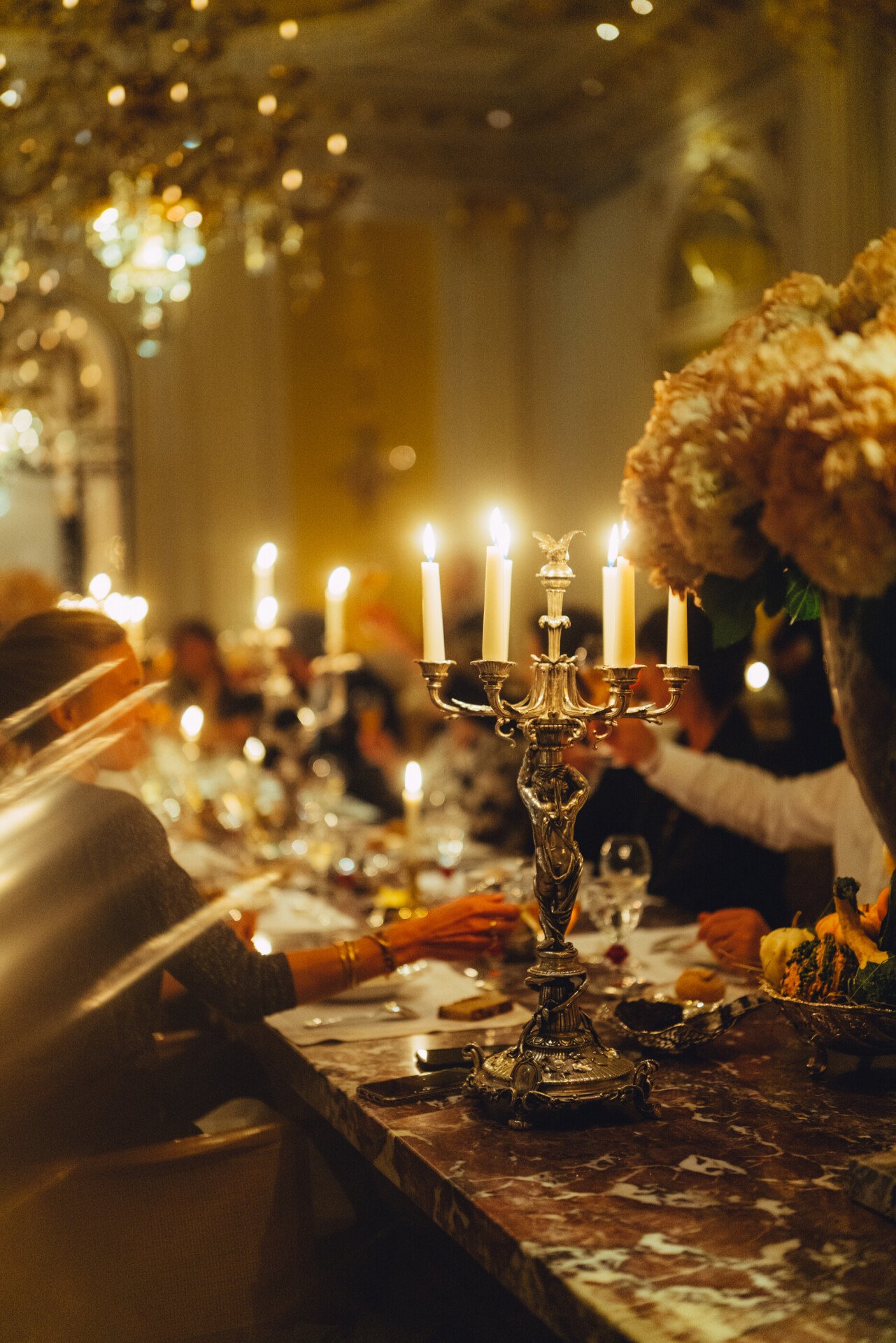 People having dinner at restaurant Jean Imbert au Plaza Athénée