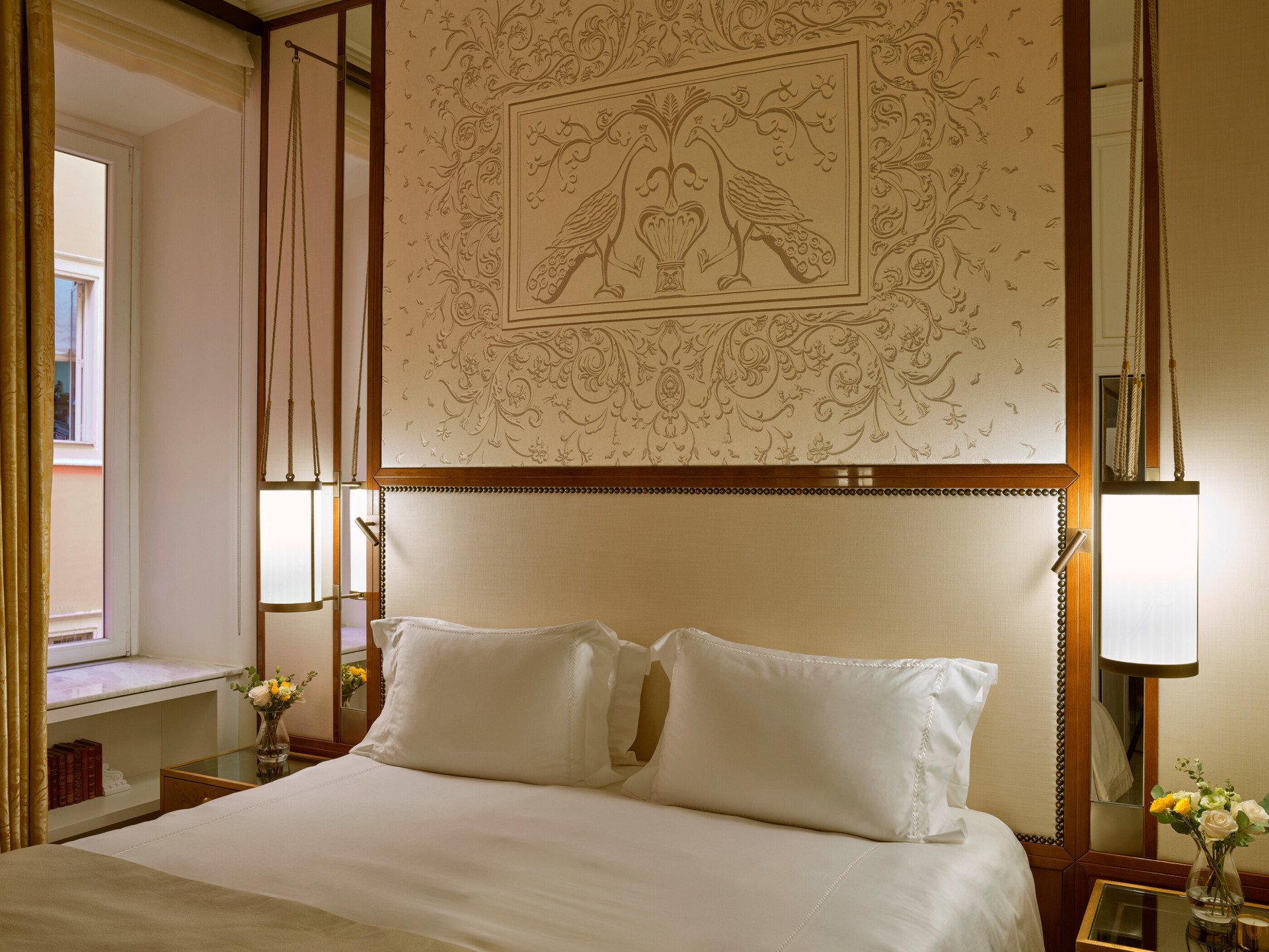 Camera da letto di una Suite Classic a Hotel Eden Roma