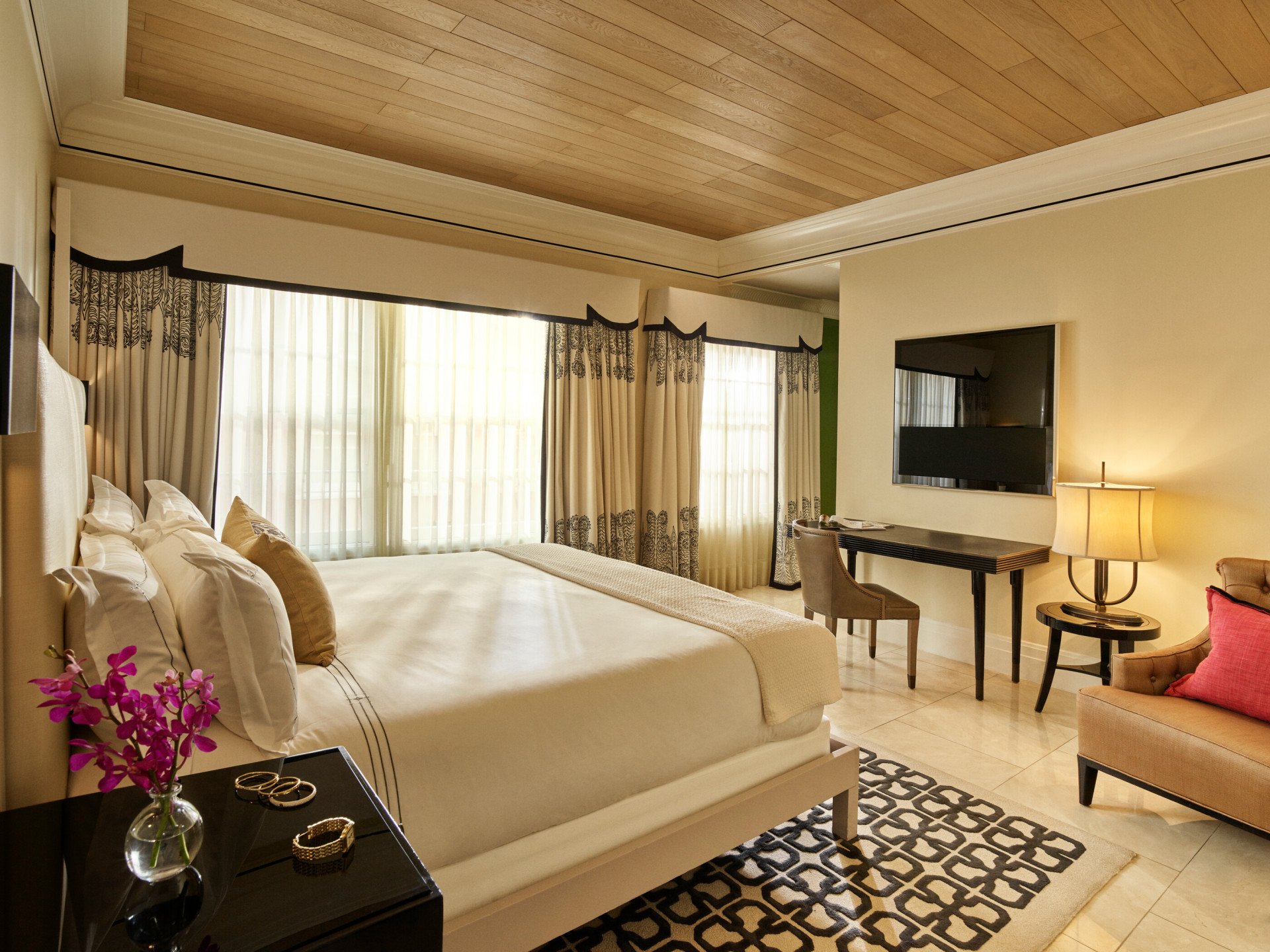 Deluxe guestroom at Hotel Bel-Air