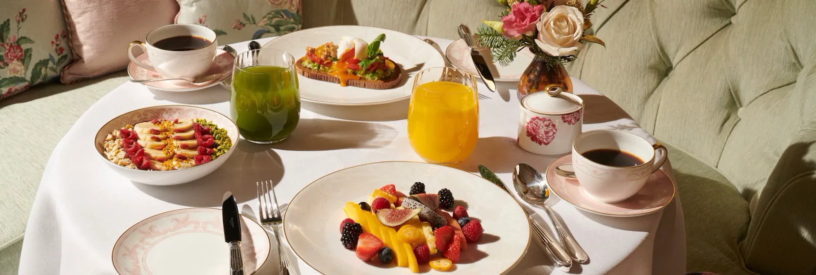 Breakfast in the Promenade.