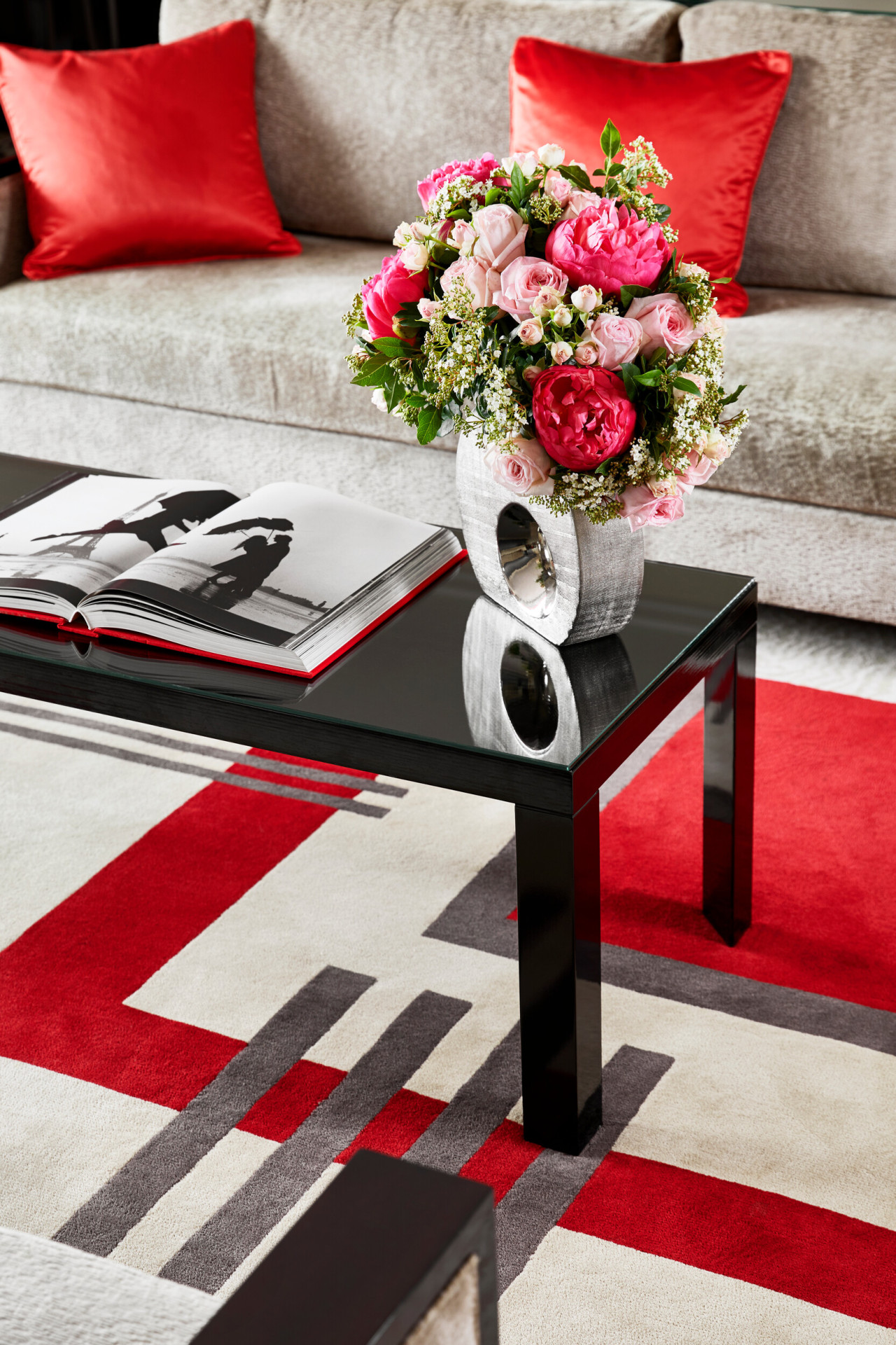 Détails de la Suite Appartement à l'Hôtel Plaza Athénée. 