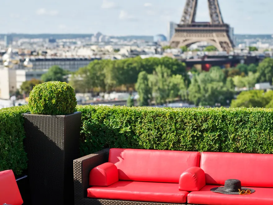 HPA-868-878-SignatureEiffel-Suite-Moments-2-HR-by-markread
