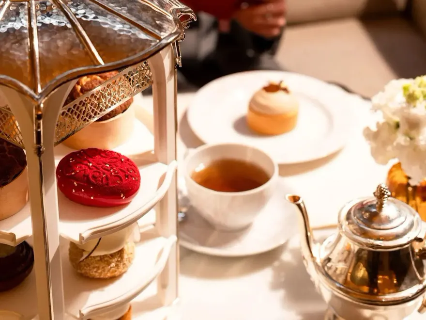 Hotel Plaza Athénée - Tea-Time La Galerie - Le Goûter d'Angelo Musa - Dorchester Collection