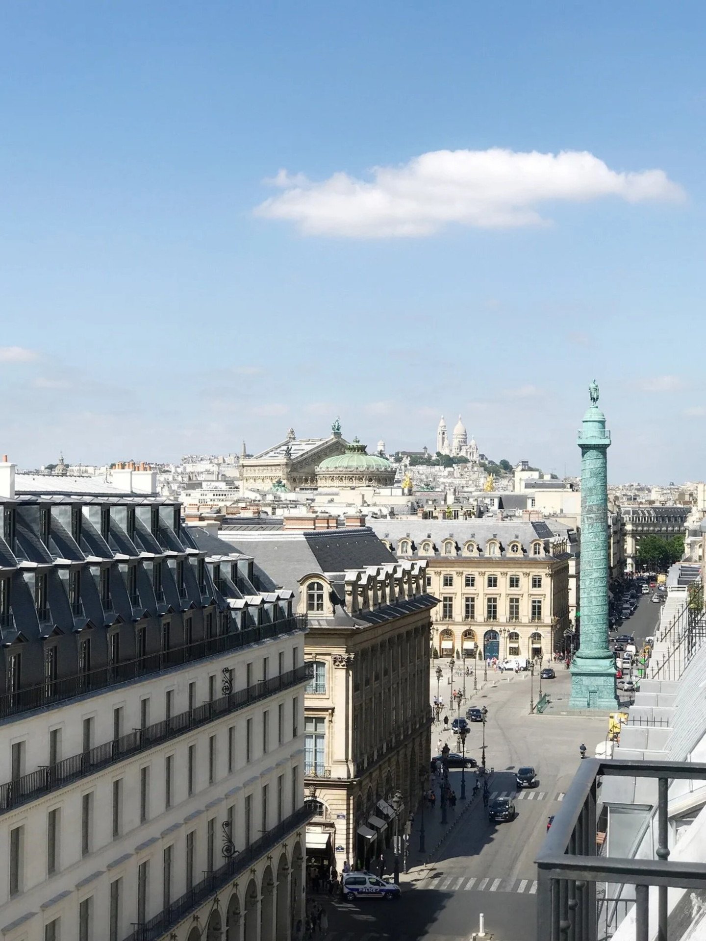 Vue de la rue de Castiglione montrant la place Vendôme
