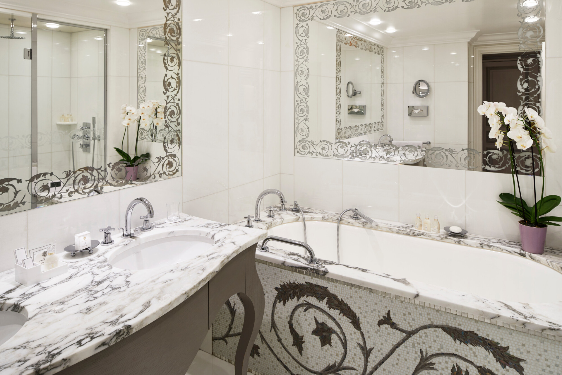 Chambre supérieur à l'Hôtel Plaza Athénée