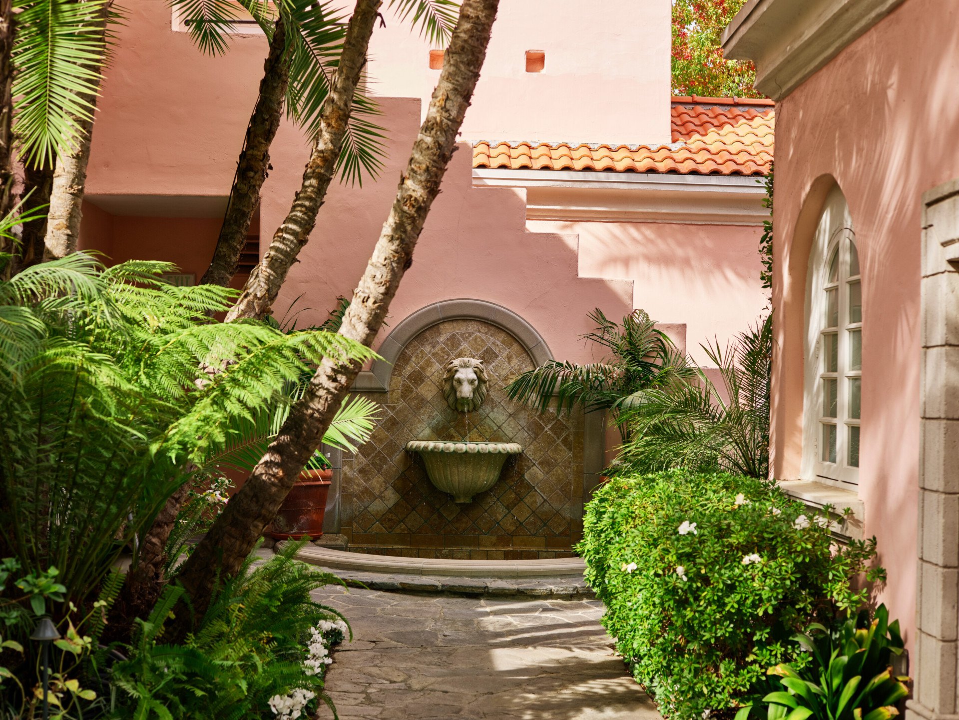 Outdoor fountain on the pathway towards Bel-Air accommodations