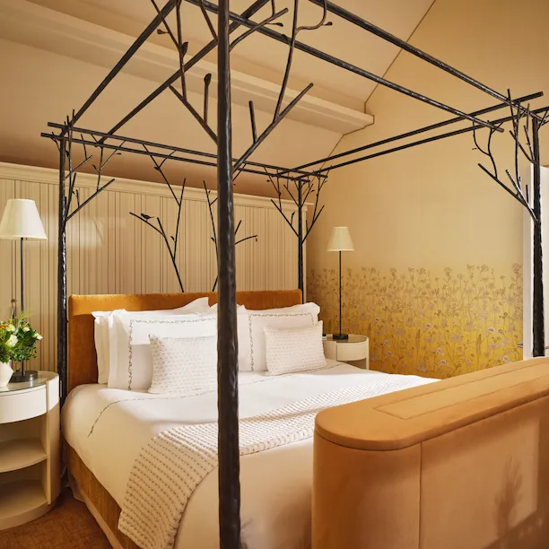 Fairway Stable Premium Suite bedroom interior at Coworth Park