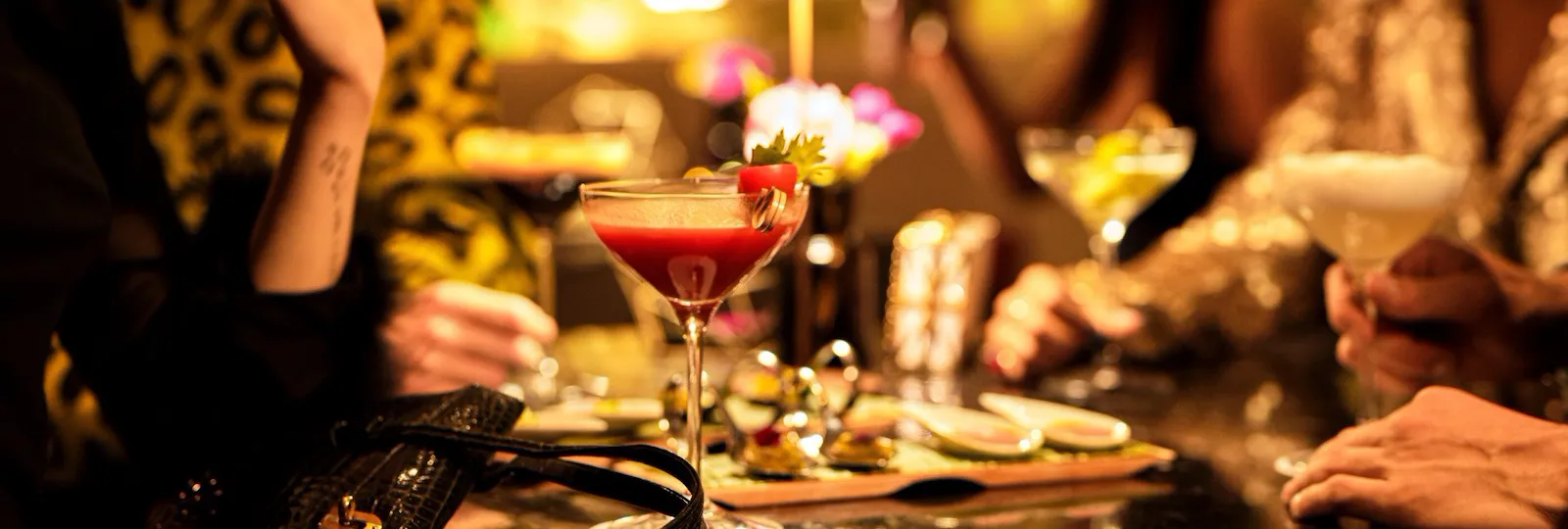 People having drinks with cicchetti at Il Giardino Bar