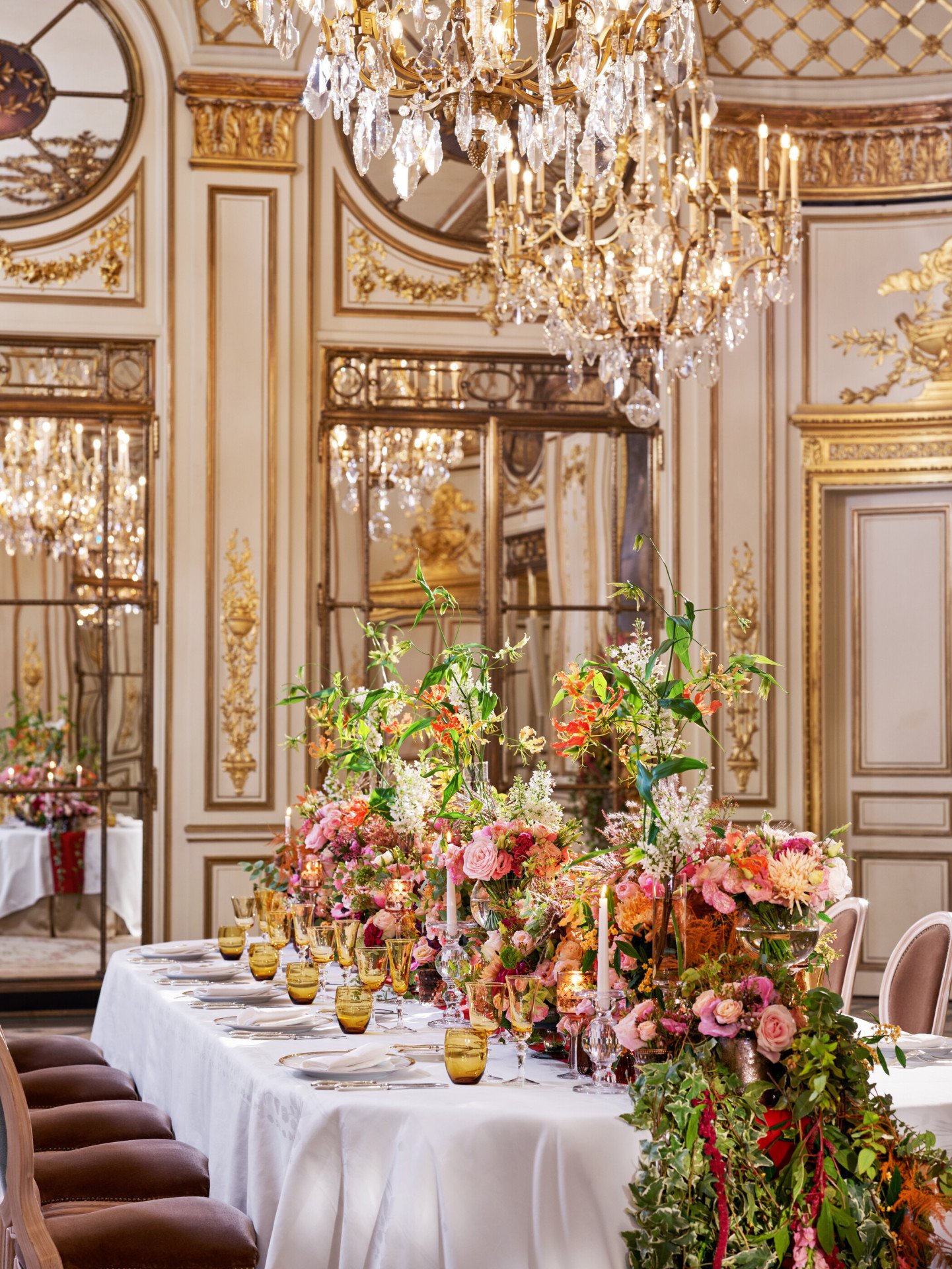 Table dinner with floral decoration and tableware in Le Salon Pompadour at Le Meurice, Paris - Dorchester Collection