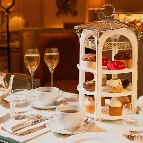 Hotel Plaza Athénée - Tea-Time La Galerie - Le Goûter d'Angelo Musa - Dorchester Collection