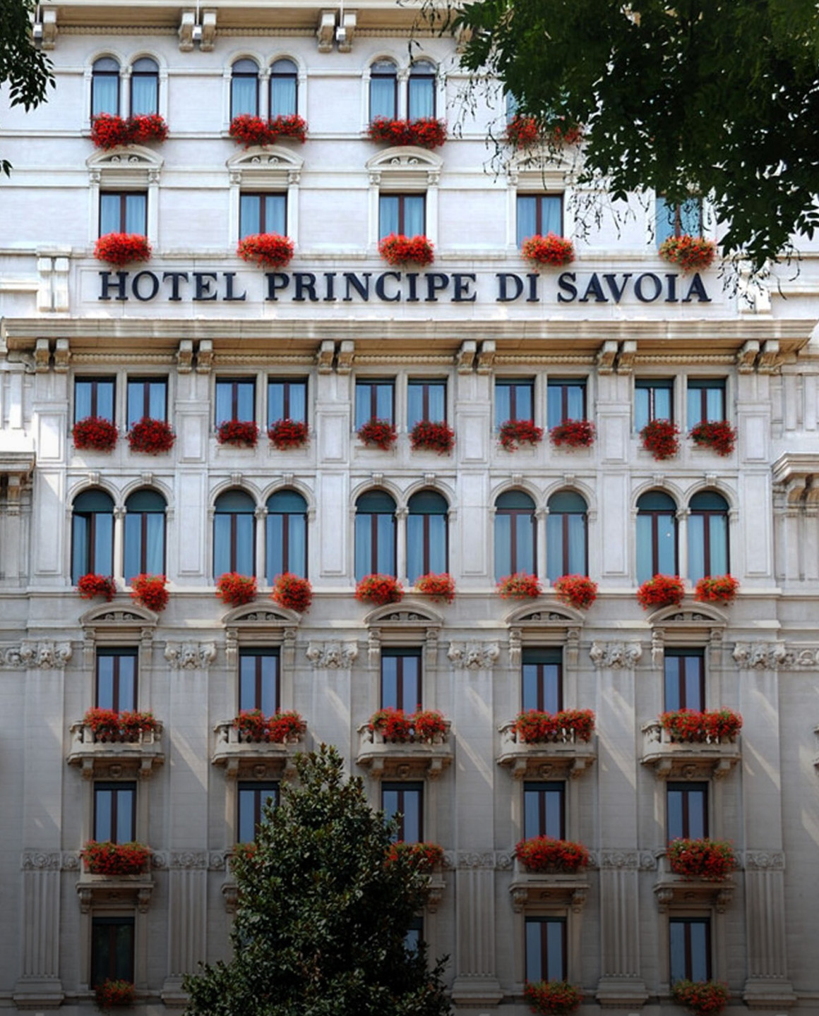 Front exterior of Hotel Principe Di Savoia