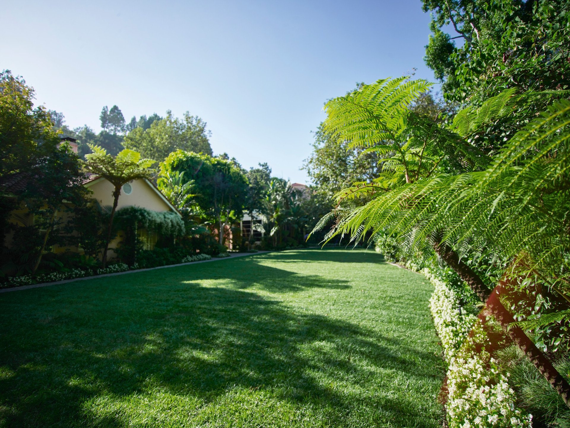 Sprawling Front Lawn outdoor event space 