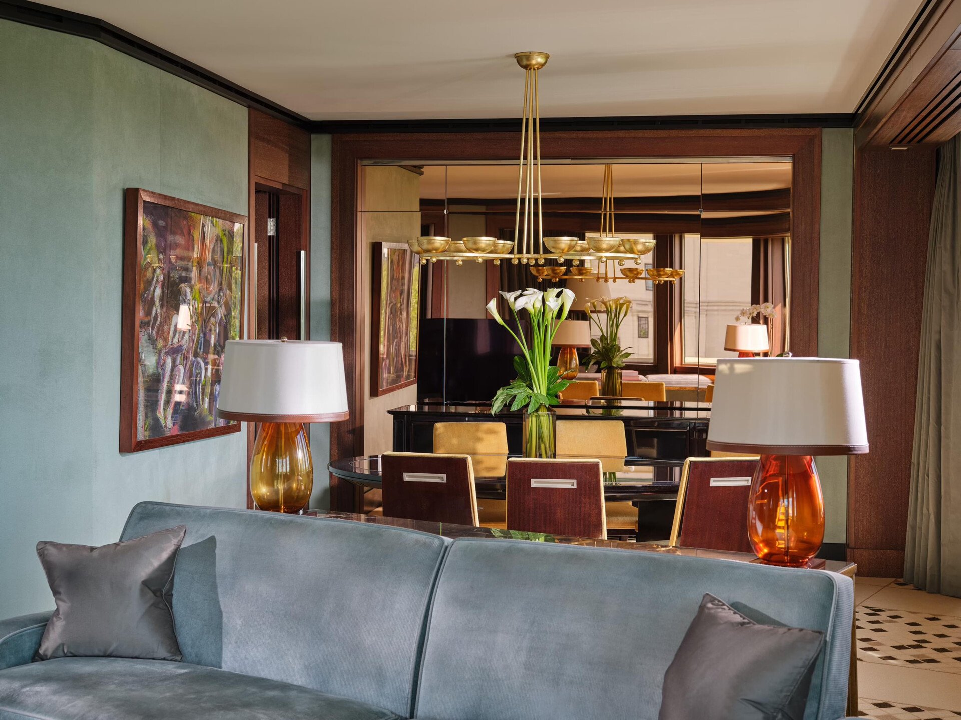 Park Lane Suite at 45 Park Lane suite with living room and dining area in Mayfair