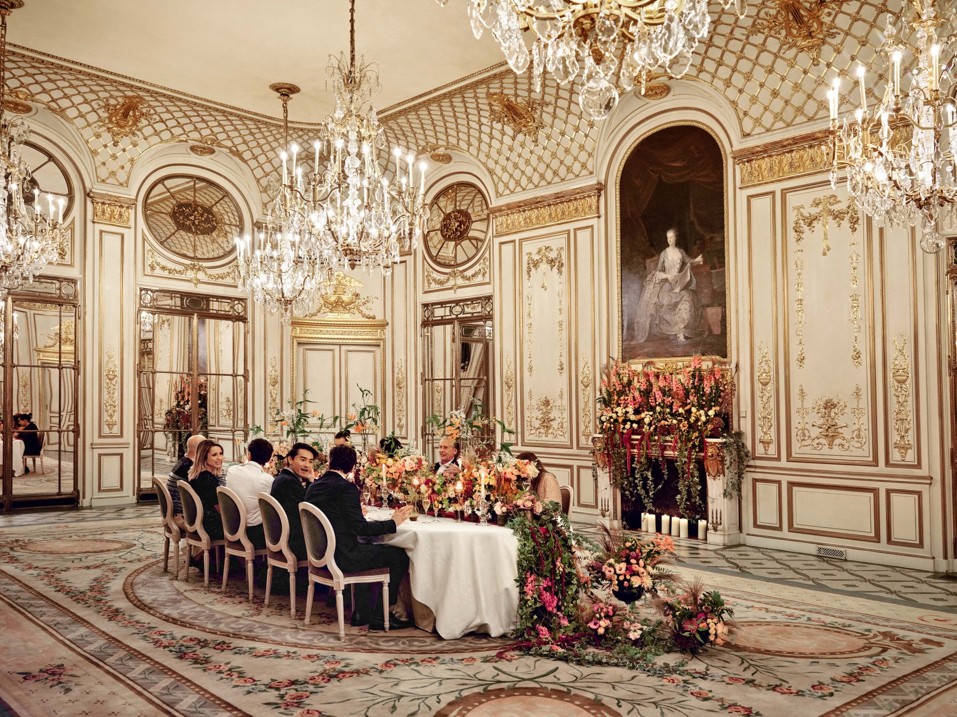 Large view of a dinner in the Salon Pompadour at Le Meurice, Paris - Dorchester Collection