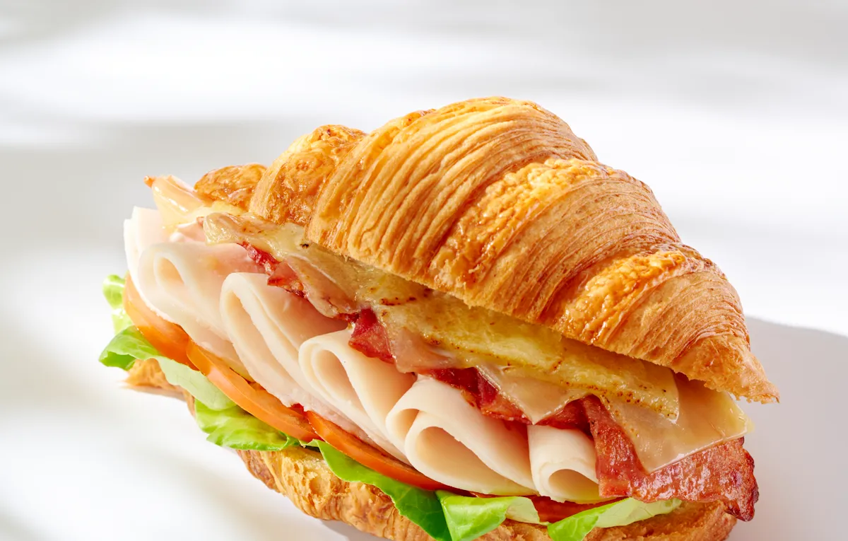 A close up in the BLT sandwich