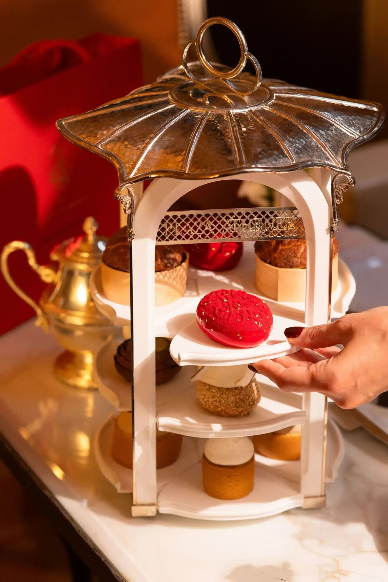 Hotel Plaza Athénée - Tea-Time La Galerie - Le Goûter d'Angelo Musa - Dorchester Collection