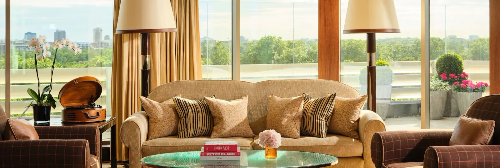 The Penthouse terrace suite in eventing light at 45 Park Lane