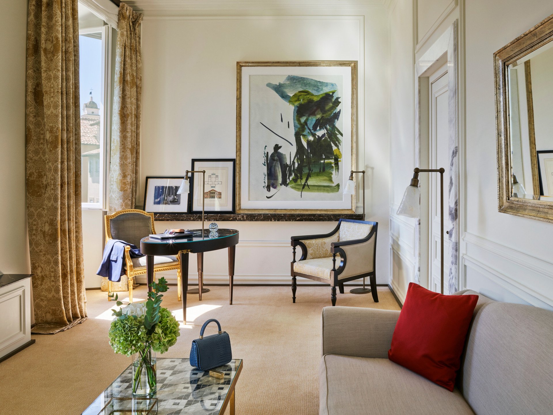 Soggiorno di una prestige suite a Hotel Eden Roma